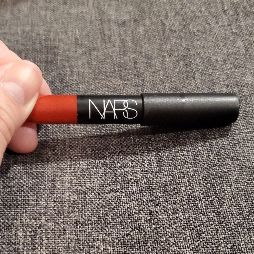 4/$30   💋 BNWOT NARS cruella  lip crayon - smaller size